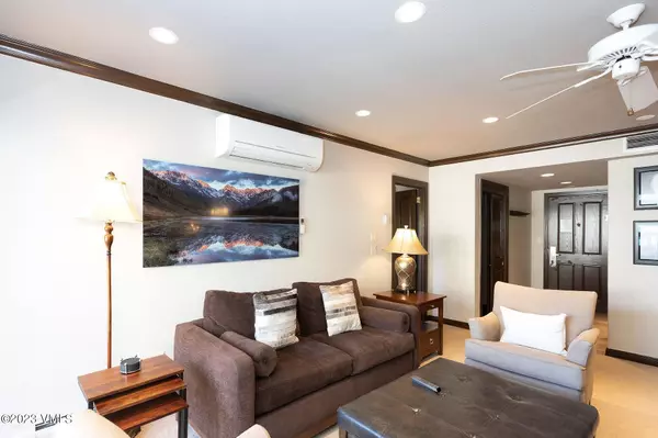 Beaver Creek, CO 81620,210 Offerson RD R-212 / Week 28