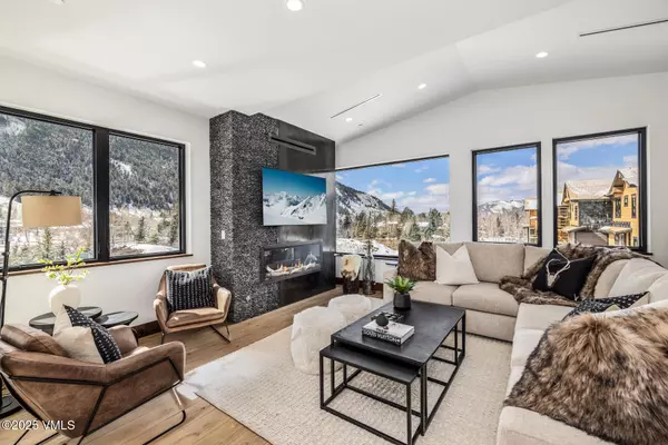 100 Goldfinch LN 2A,  Avon,  CO 81620