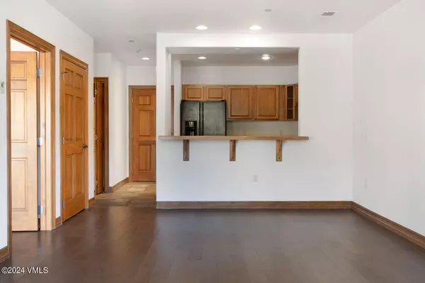 Edwards, CO 81632,225 Main ST R-305