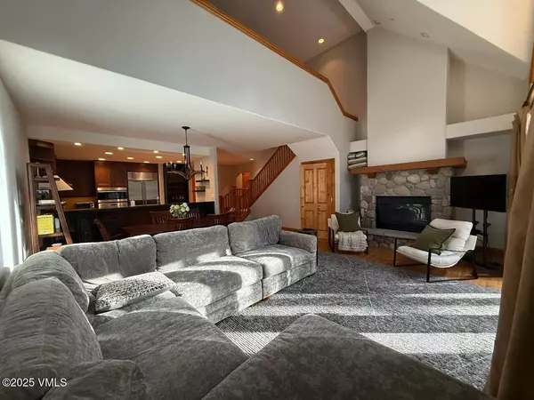 Edwards, CO 81632,593 Sawatch DR TH3