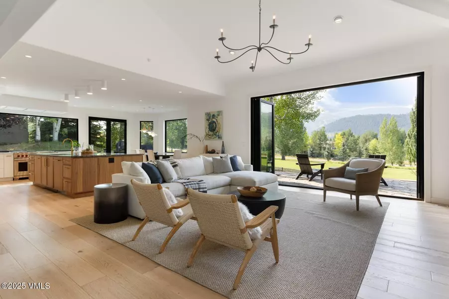 161 Stagecoach RD, Edwards, CO 81632