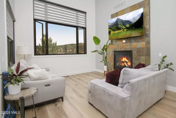 Eagle, CO 81631,213 Bluffs DR