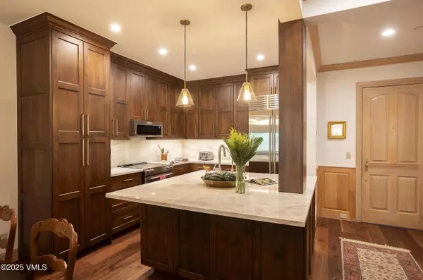 1156 Village RD A-303, Beaver Creek, CO 81620