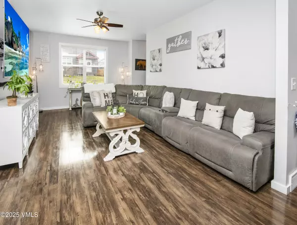 Gypsum, CO 81637,435 Steamboat DR