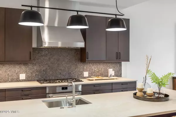 Avon, CO 81620,38462 HWY 6 TH #9