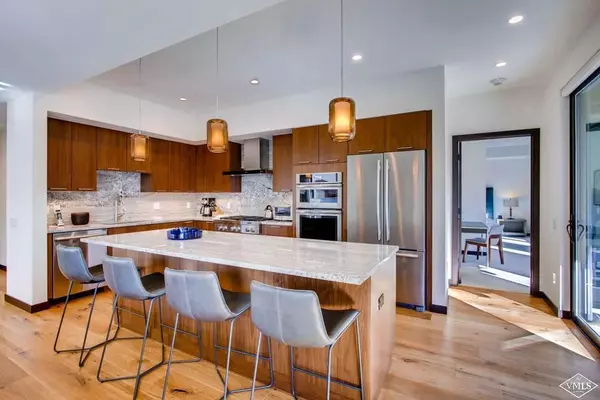 Vail, CO 81657,701 W Lionshead CIR W402