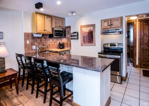Vail, CO 81657,4650 Vail Racquet Club DR 11-16