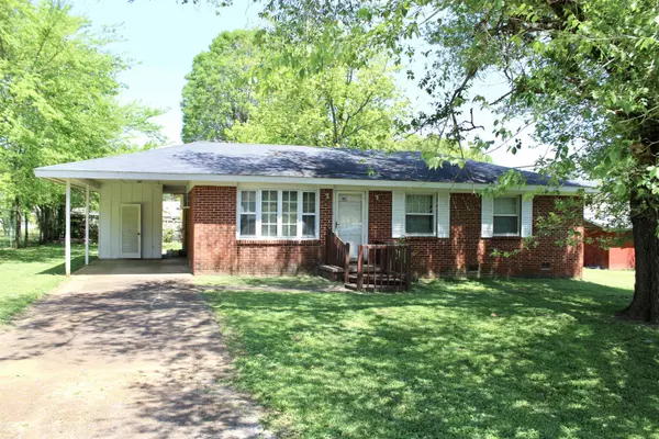 1005 Eason Ave, Muscle Shoals, AL 35661