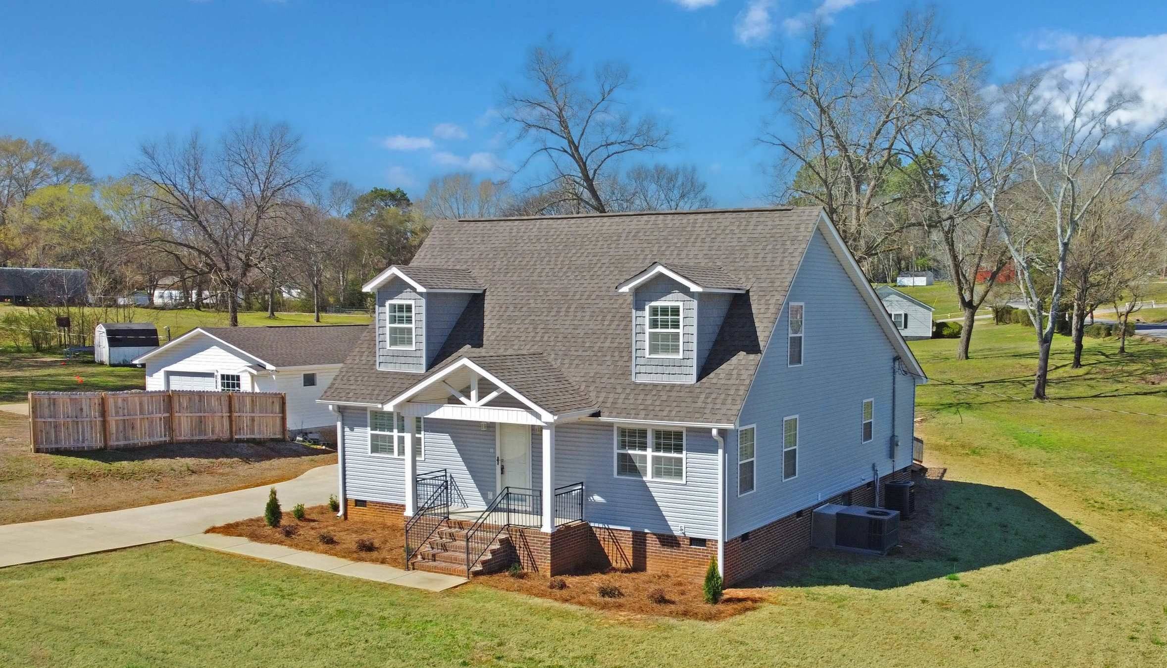 833 J C Mauldin Hwy, Killen, AL 35645
