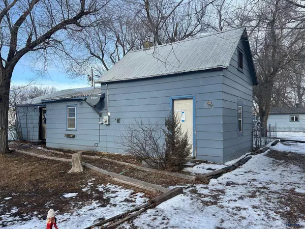 208 E Oak St, New Underwood, SD 57761