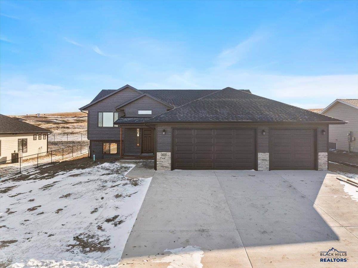 3035 Rombauer Dr, Rapid City, SD 57703
