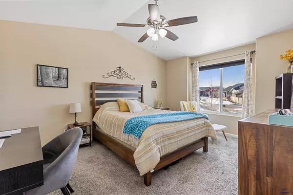 2406 Arvilla Ct Rapid City, SD 57701