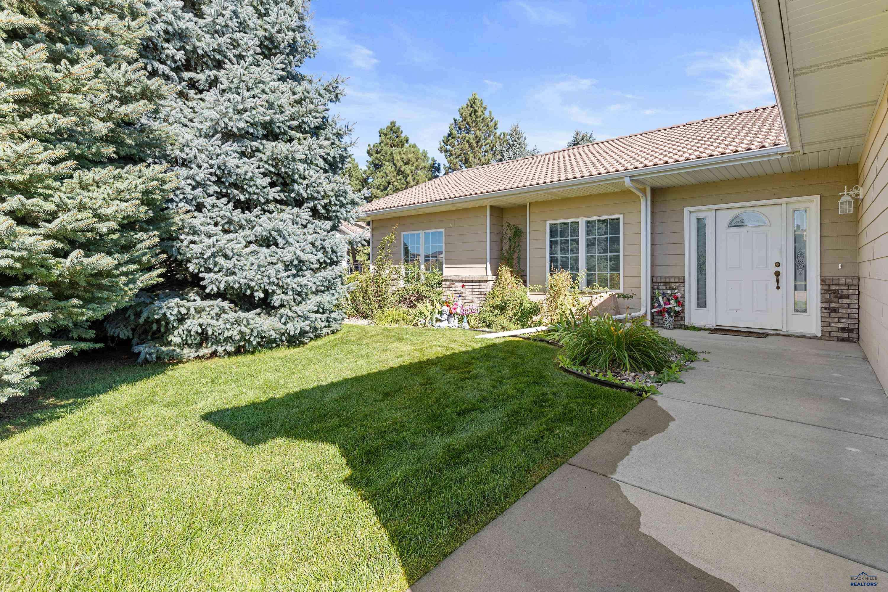 3432 Willowbend Rd, Rapid City, SD 57703