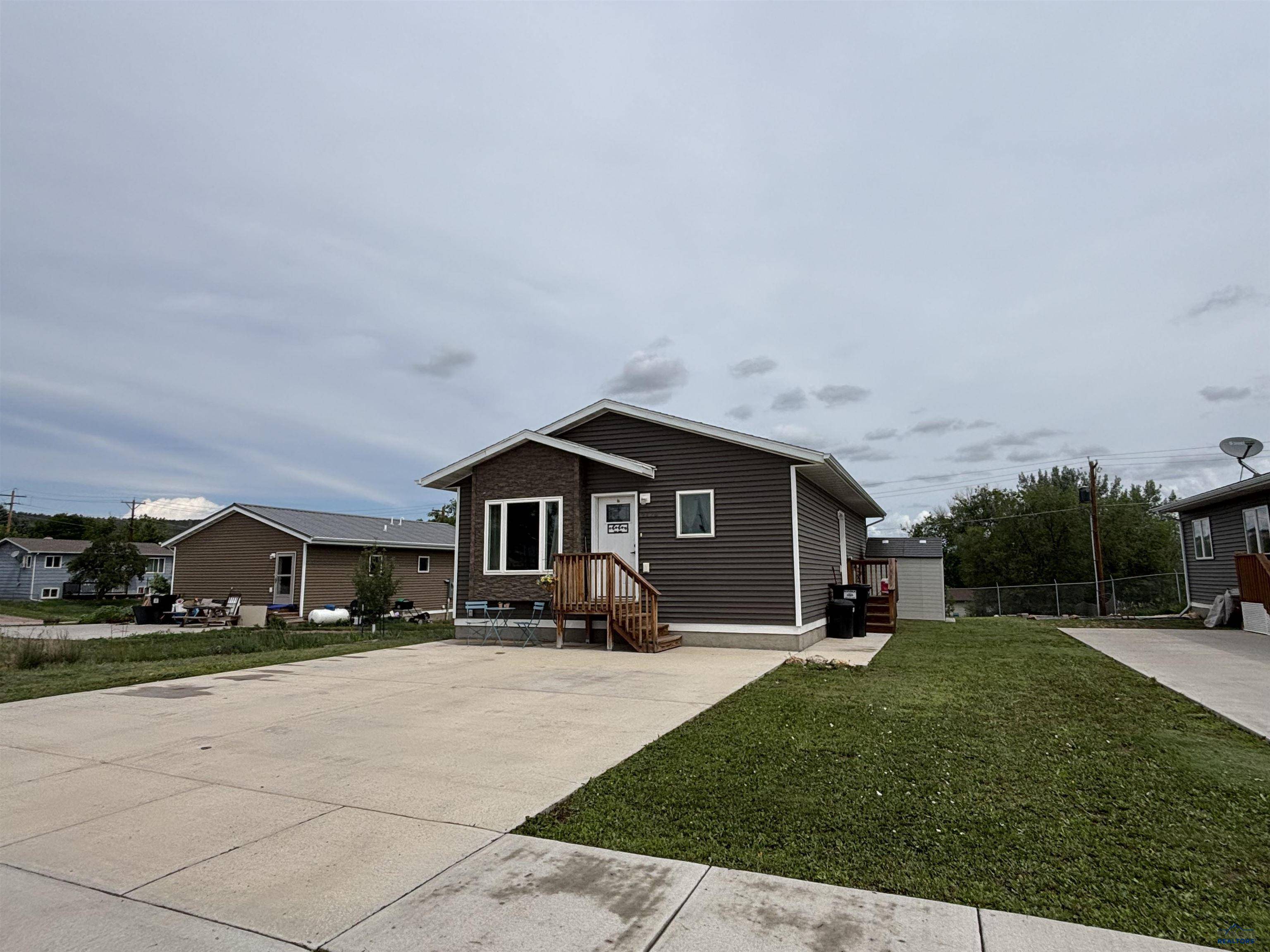 2120 Canton Ave, Hot Springs, SD 57747