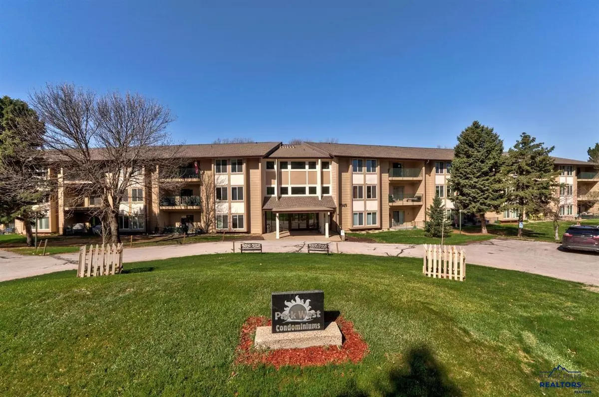 Rapid City, SD 57702,3964 Fairway Hills Dr