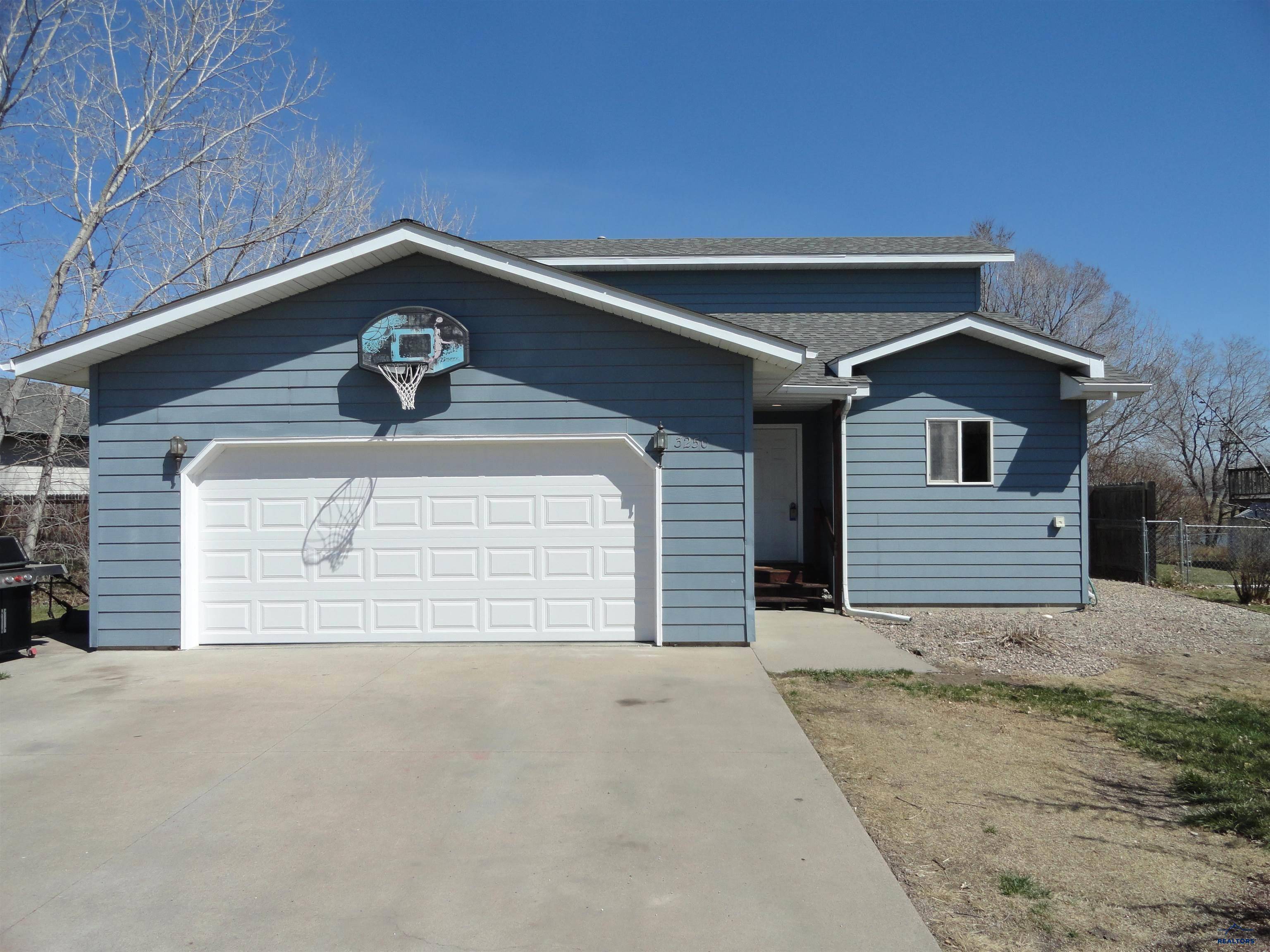 3250 San Bernardo St, Rapid City, SD 57703-6471