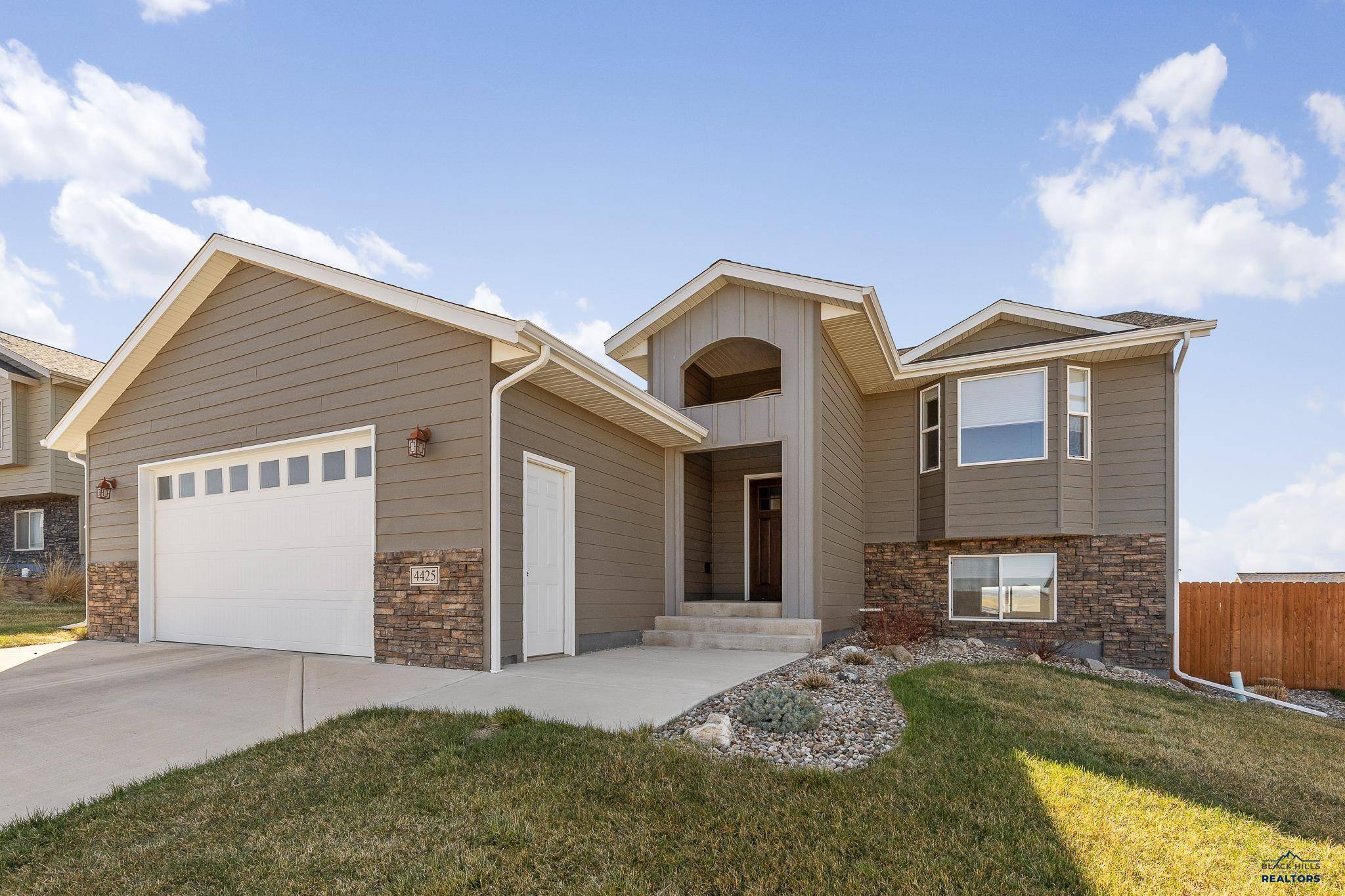 4425 Beringer Dr, Rapid City, SD 57703