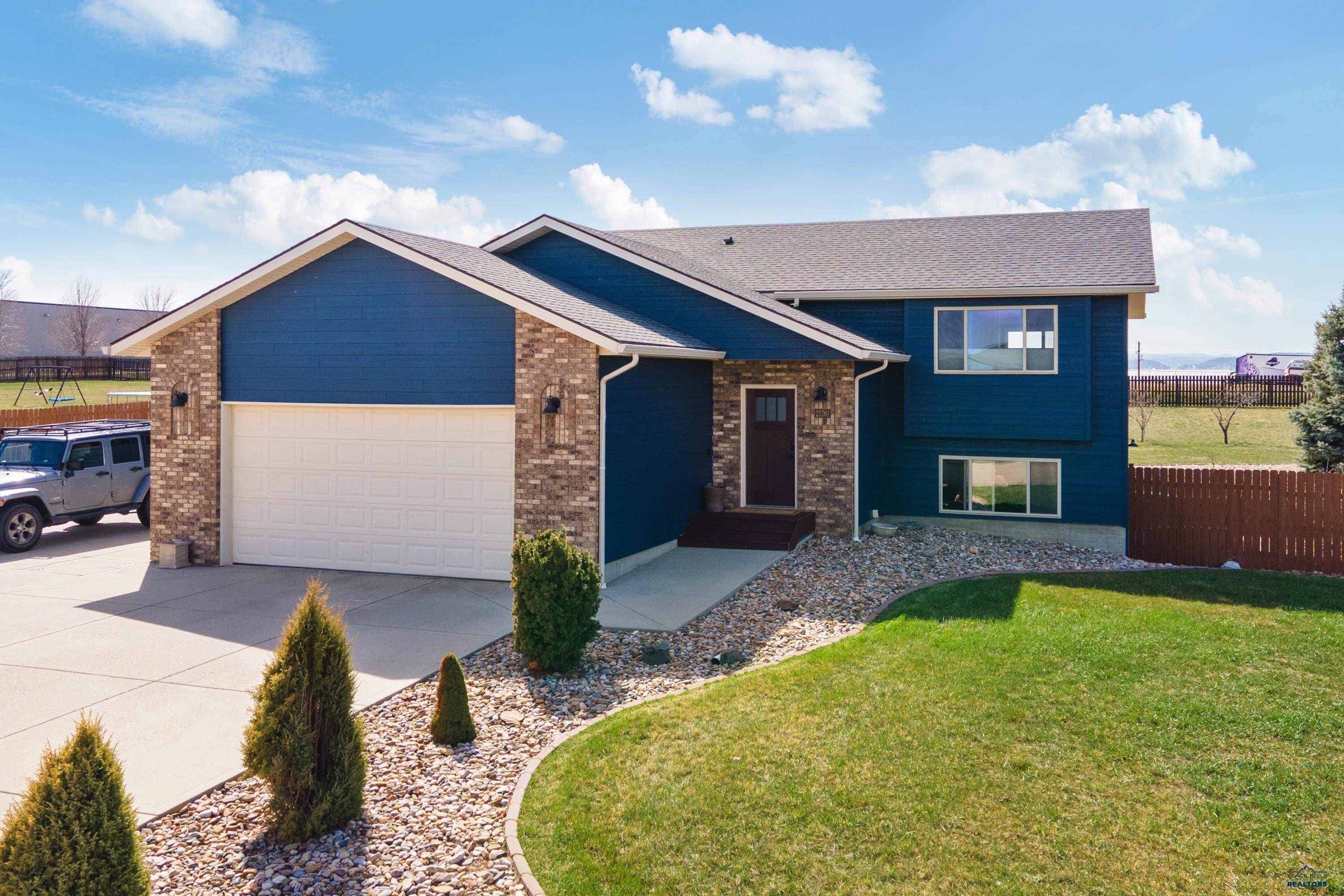 22761 Pickarts Ln, Box Elder, SD 57719