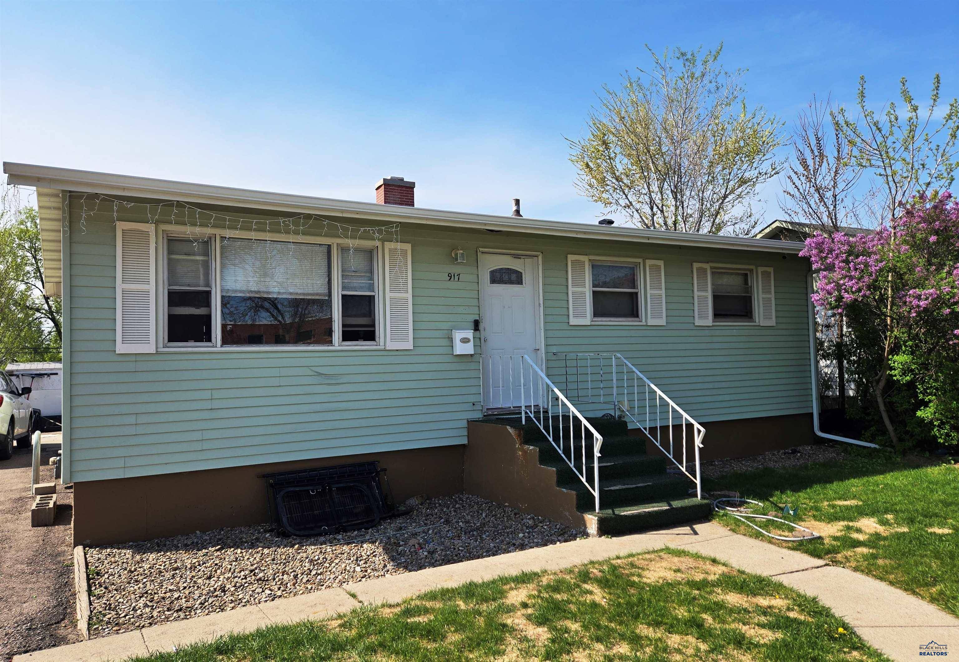 917 Anamosa St, Rapid City, SD 57701