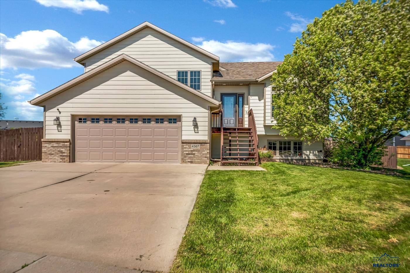 4307 Henry Ct, Rapid City, SD 57701