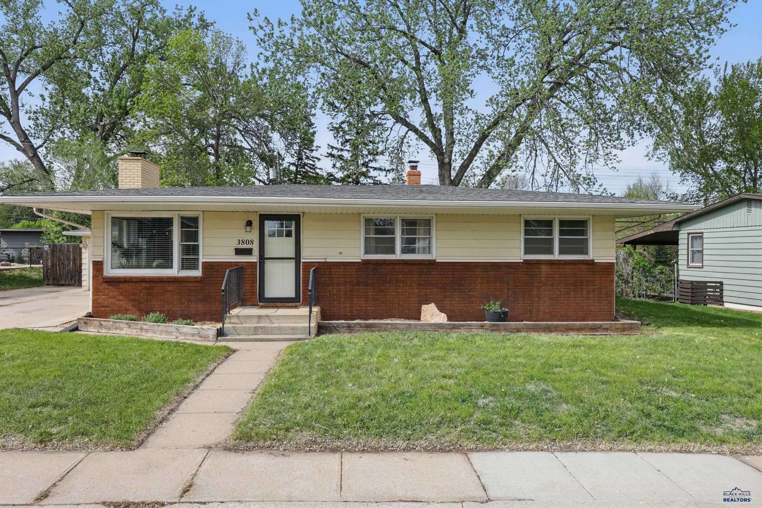 3808 W Saint Louis St, Rapid, SD 57702