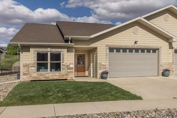 222 Enchantment Rd,  Rapid City,  SD 57701