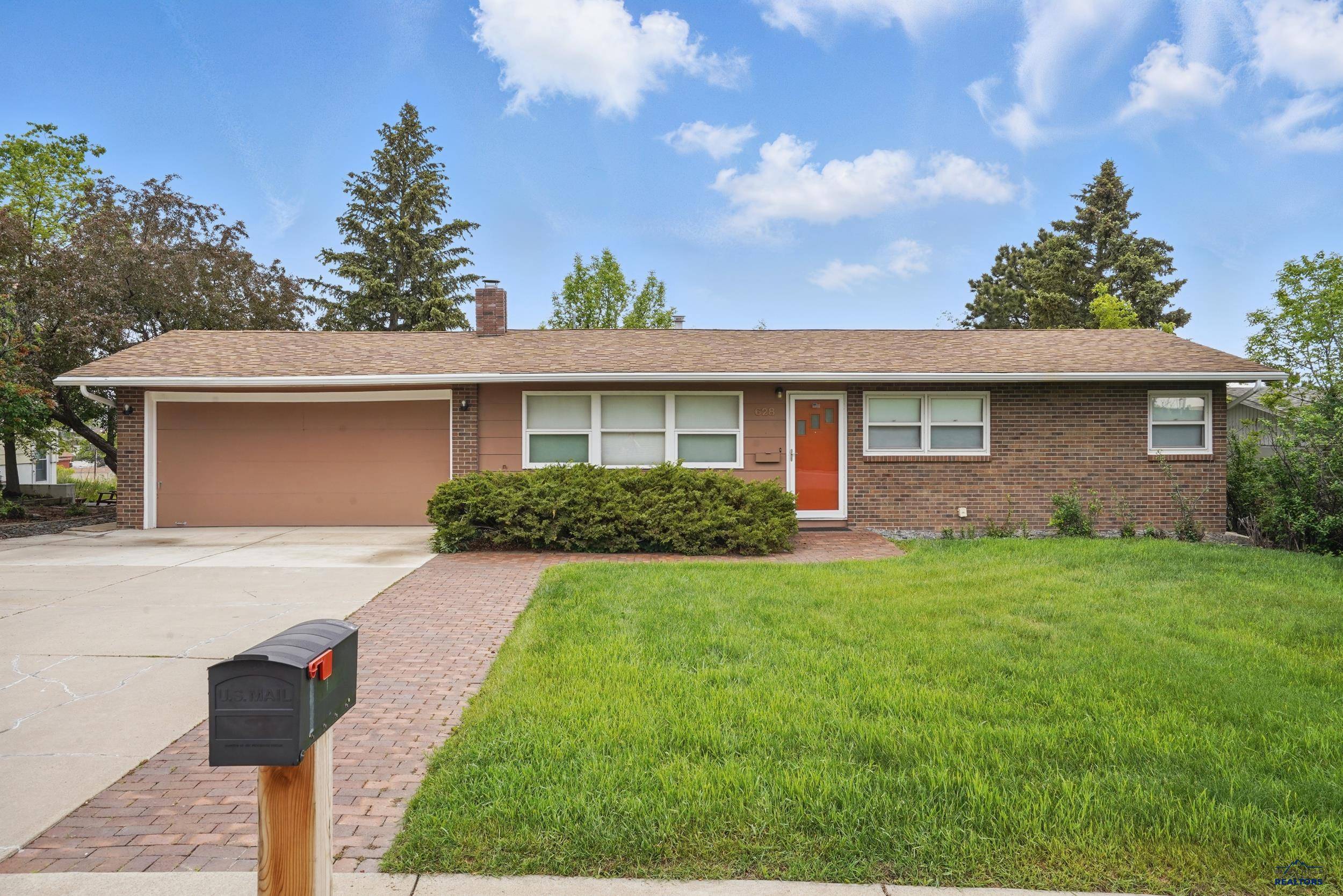 628 Oakland St, Rapid City, SD 57701