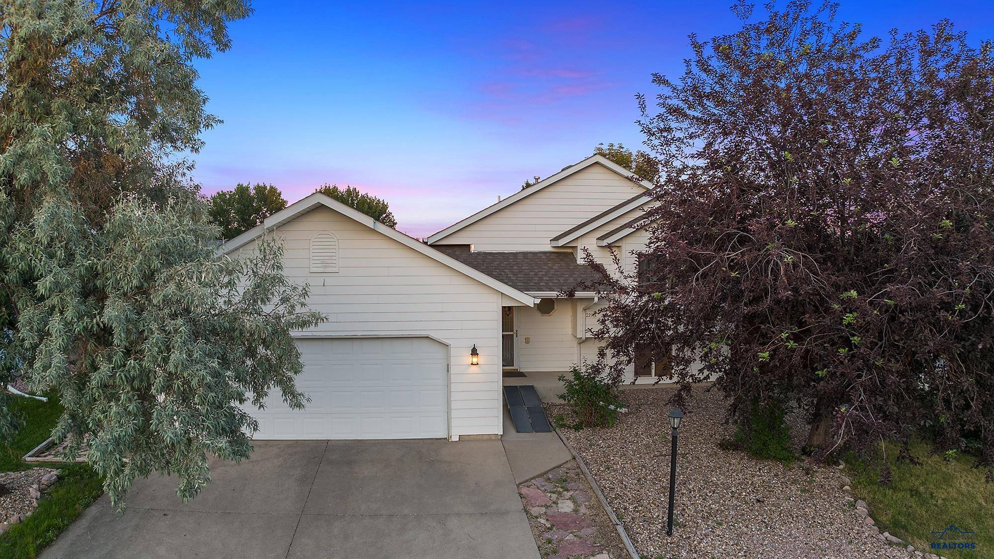 2198 Old Farm Ct, Rapid City, SD 57703