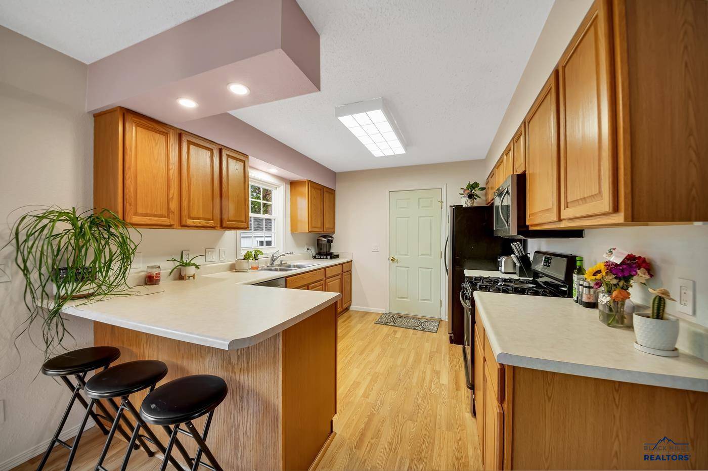 Rapid City, SD 57701,835 E Elk St