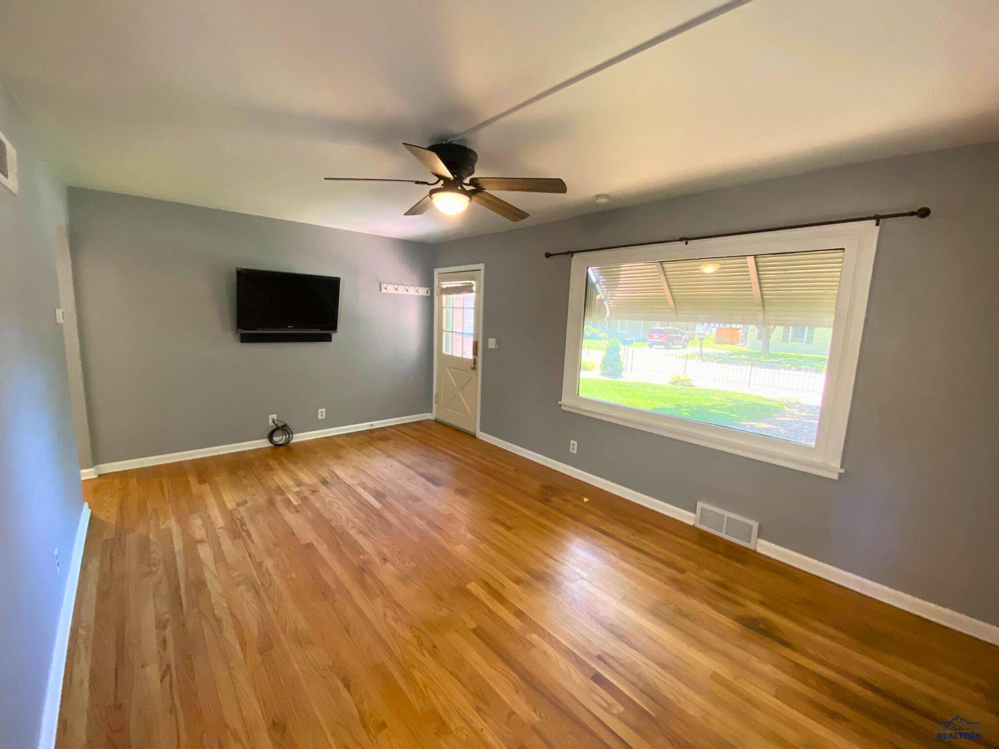 Rapid City, SD 57702,3718 Hall St