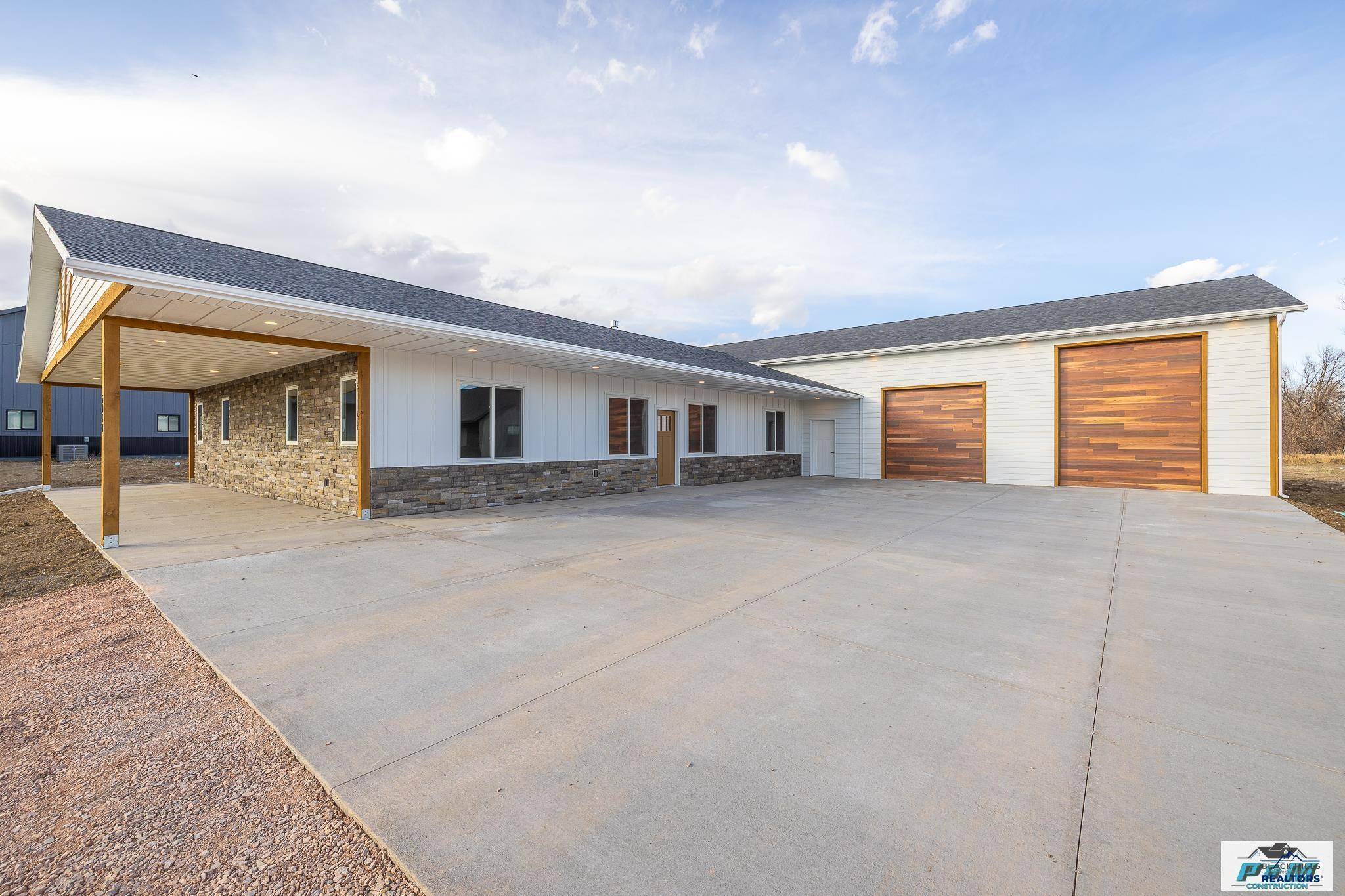 6048 GREEN VALLEY DR, Rapid City, SD 57703