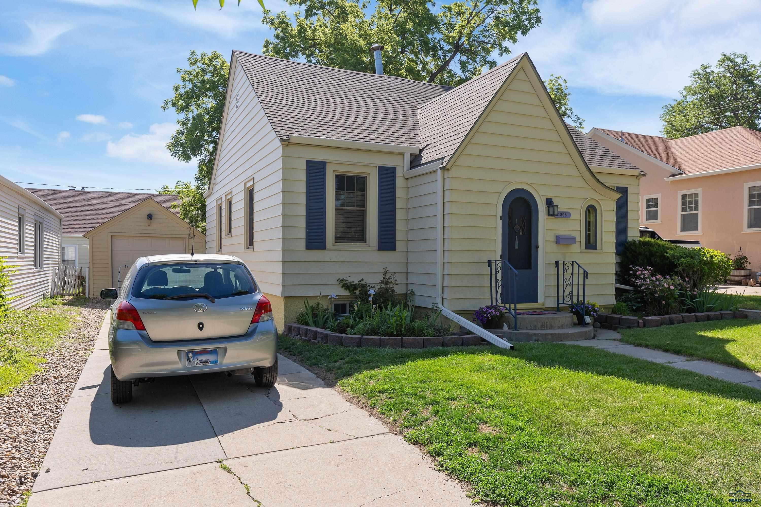 Rapid City, SD 57701,1806 9th St