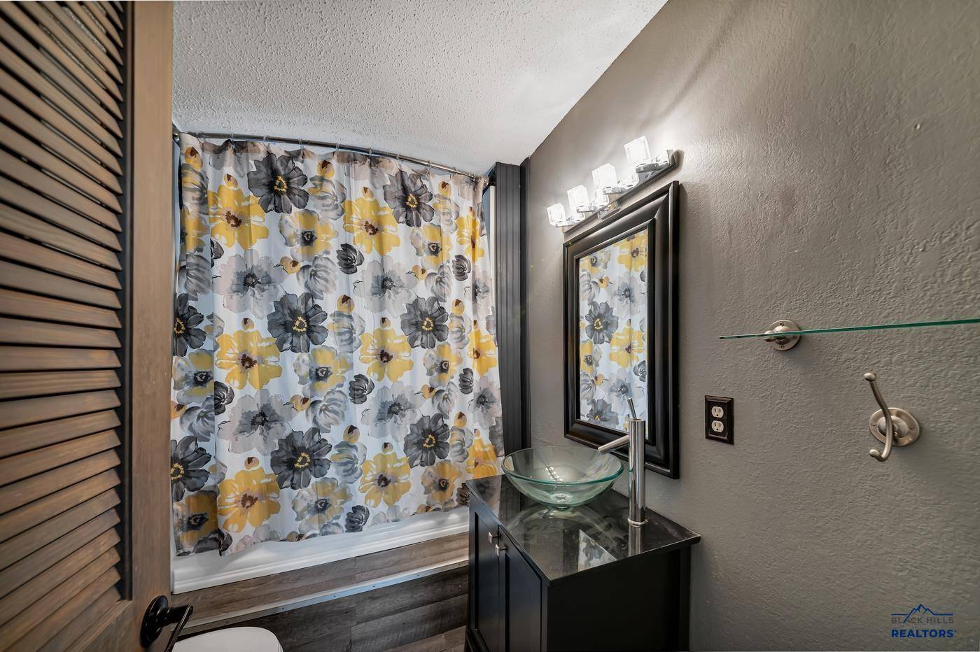 Hermosa, SD 57744,222 Vilas St