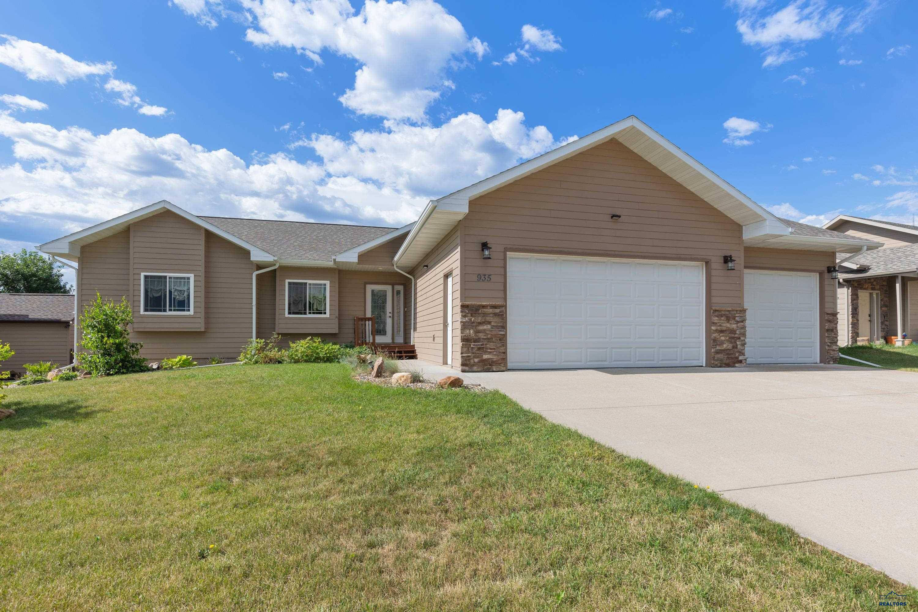935 Northridge Dr, Rapid City, SD 57701