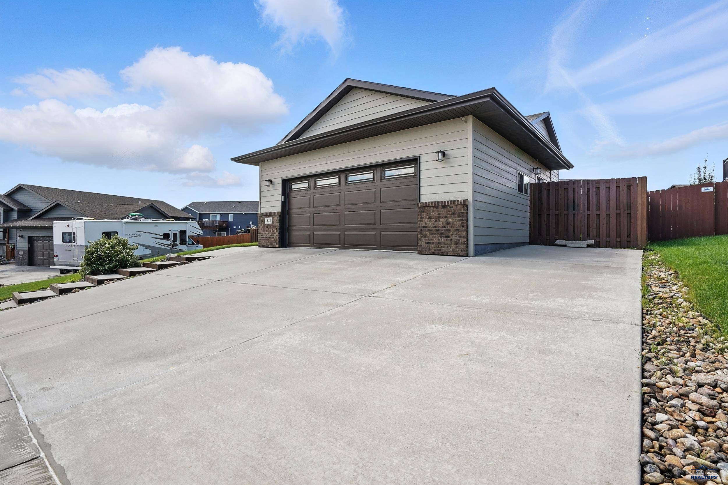 Rapid City, SD 57701,321 E Bengal Dr
