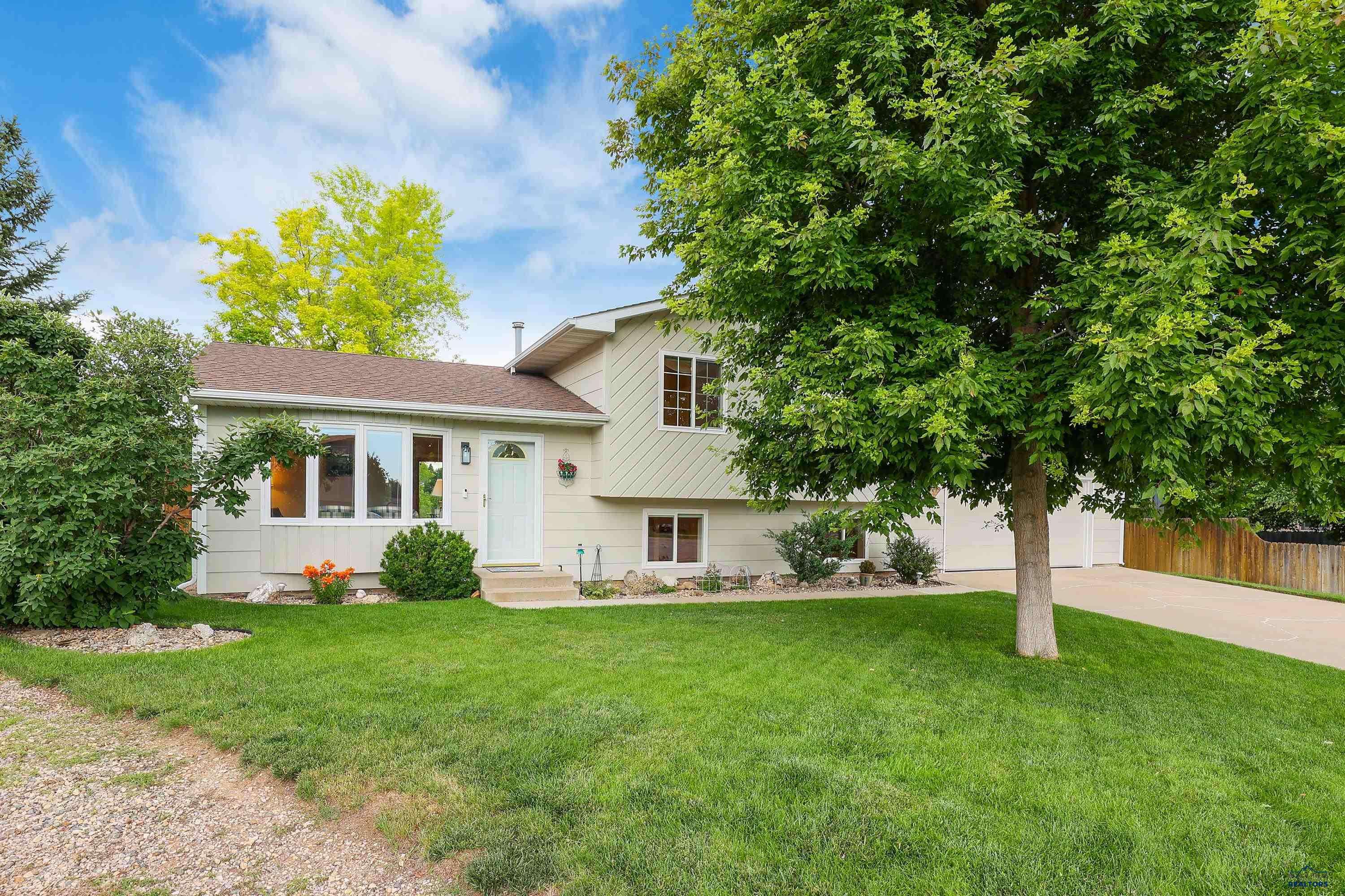 2831 Minnewasta Pl, Rapid City, SD 57702