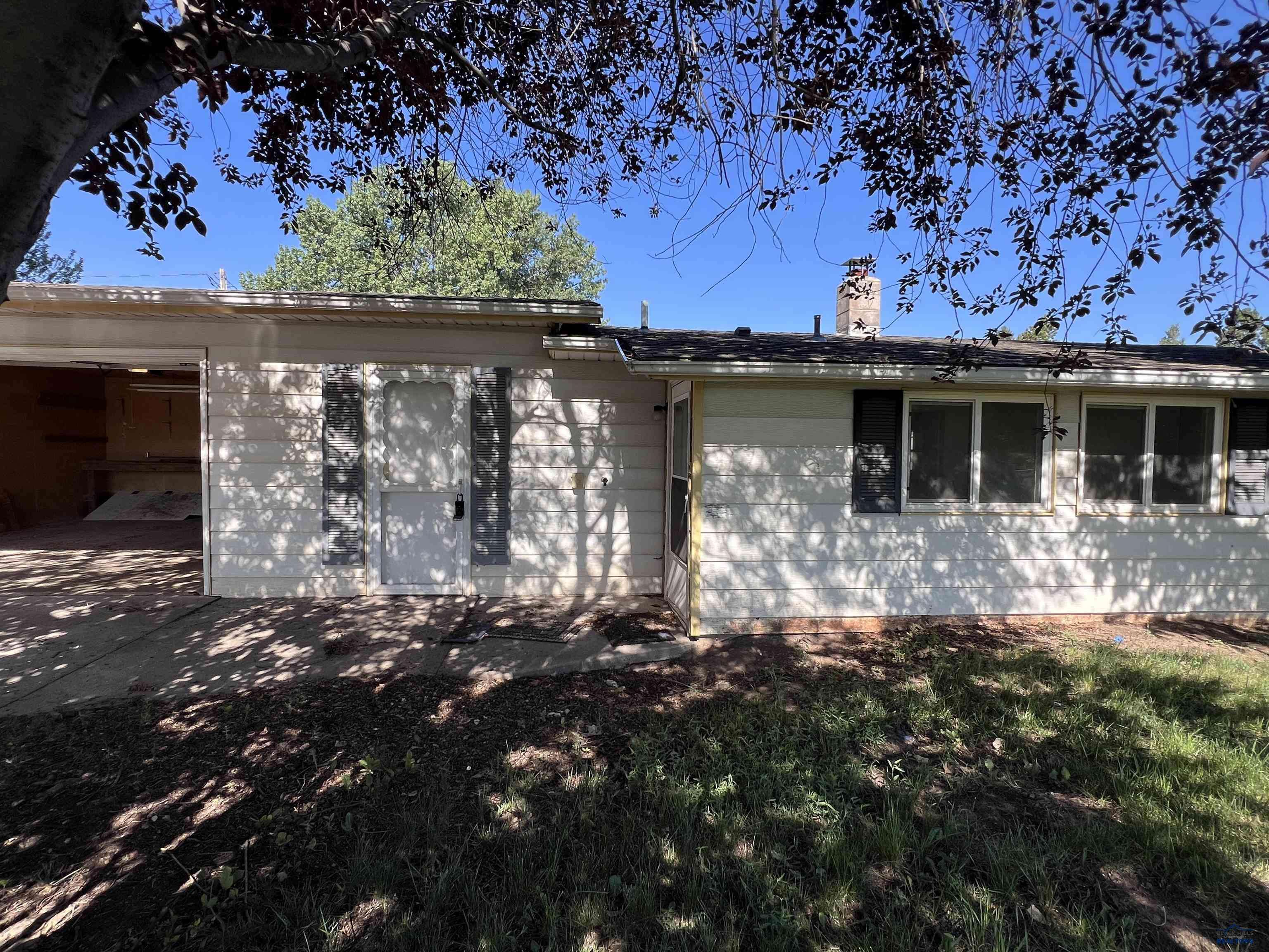 2005 S Valley Dr, Rapid City, SD 57703