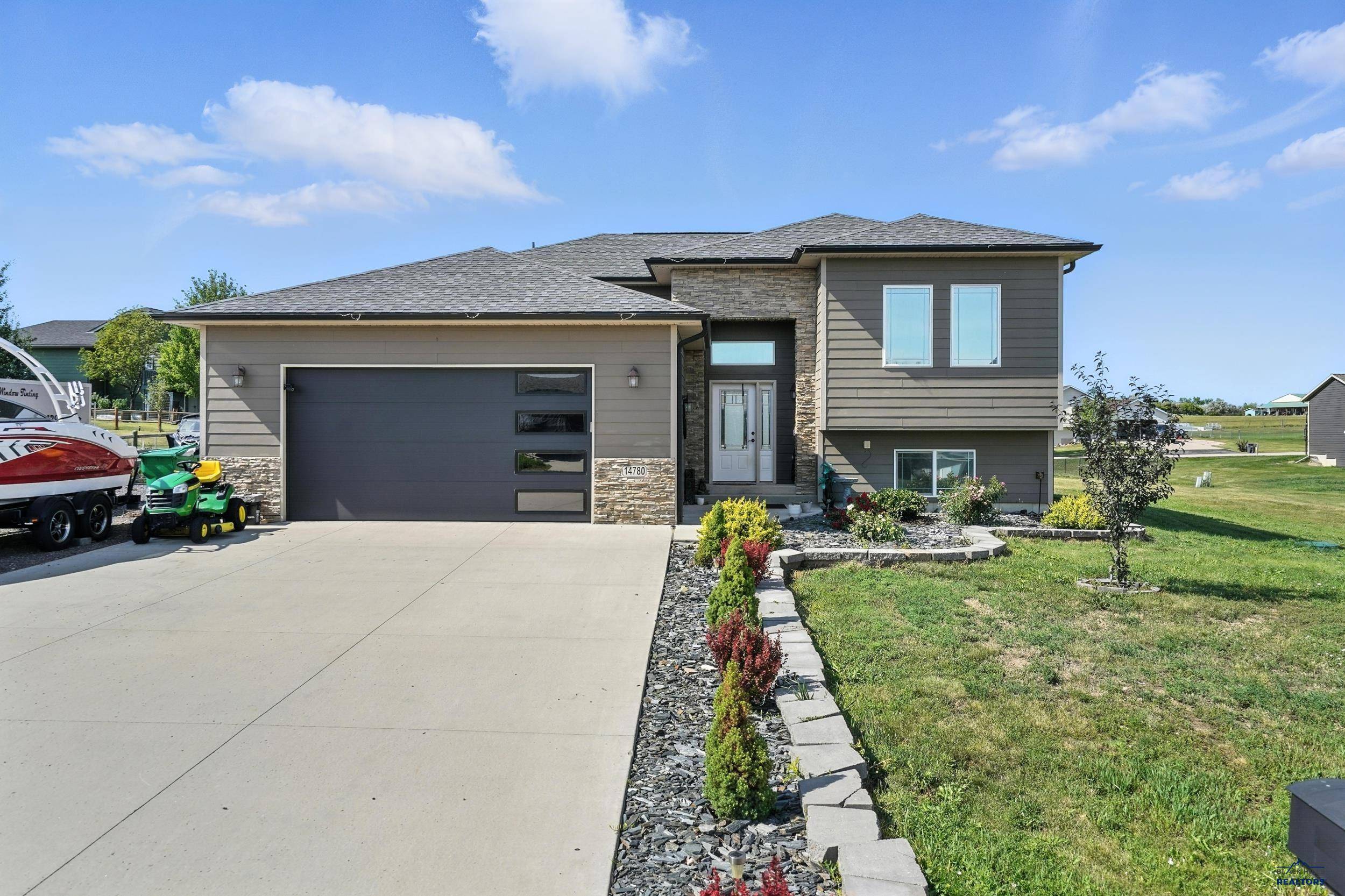 14780 Highlight Dr, Rapid City, SD 57703