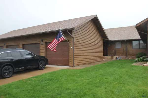930 Country Club Dr, Spearfish, SD 57783
