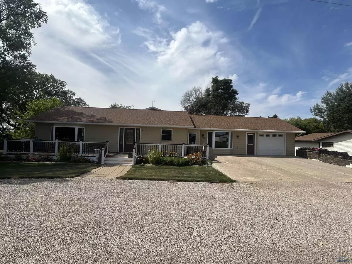 Bison, SD 57620,605 1st Ave W