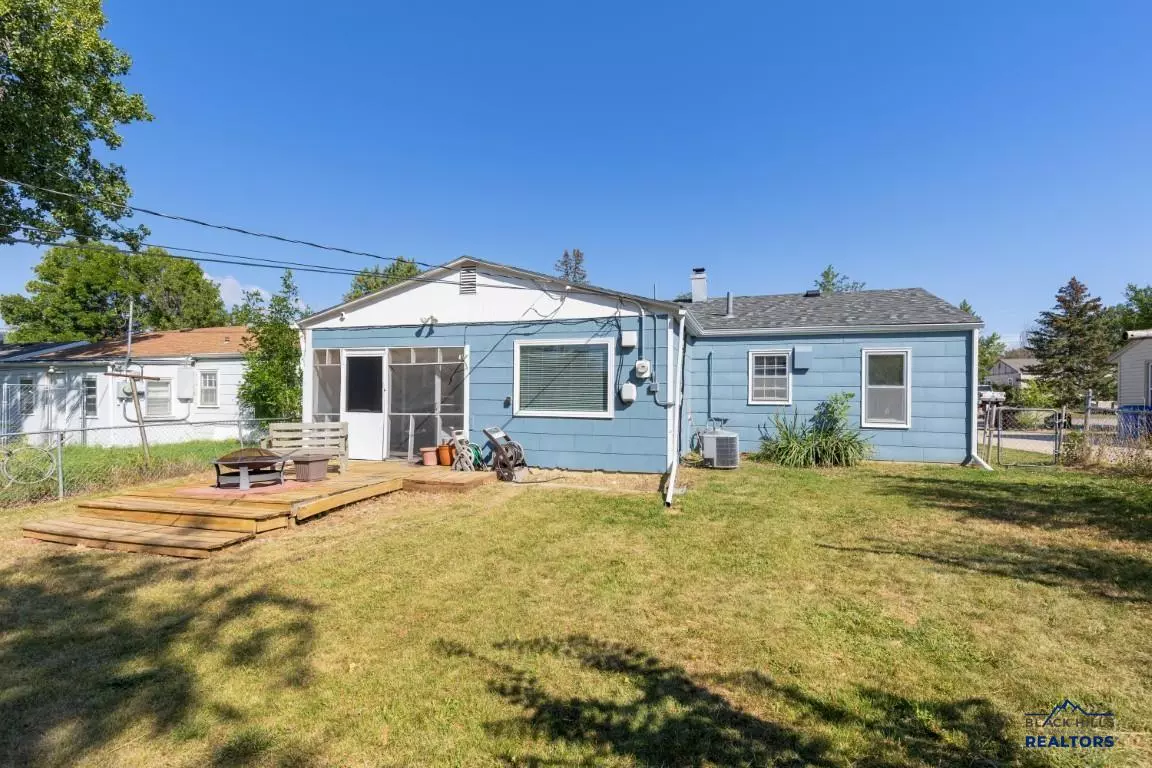 Rapid City, SD 57701,125 E Saint Francis St