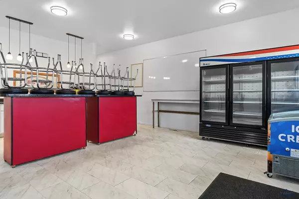 Phillip, SD 57567,106 N CENTER AVE