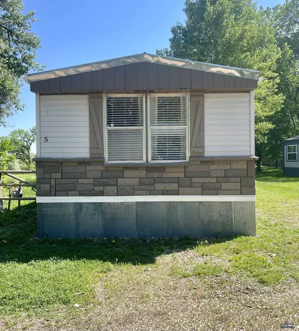 Belle Fouche, SD 57717,1229 Elkhorn St