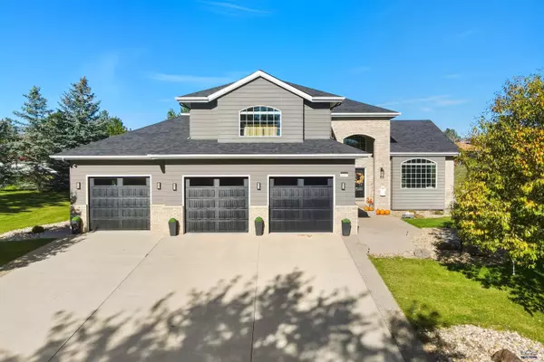 5299 Conifer Ln, Rapid City, SD 57702