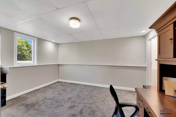 Rapid City, SD 57703,3224 Johnston Ln