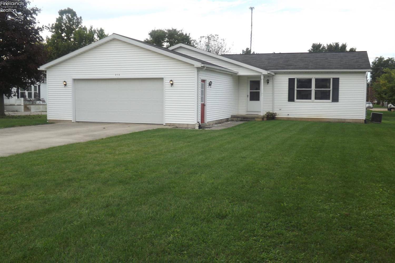 213 Monroe ST, Bettsville, OH 44815