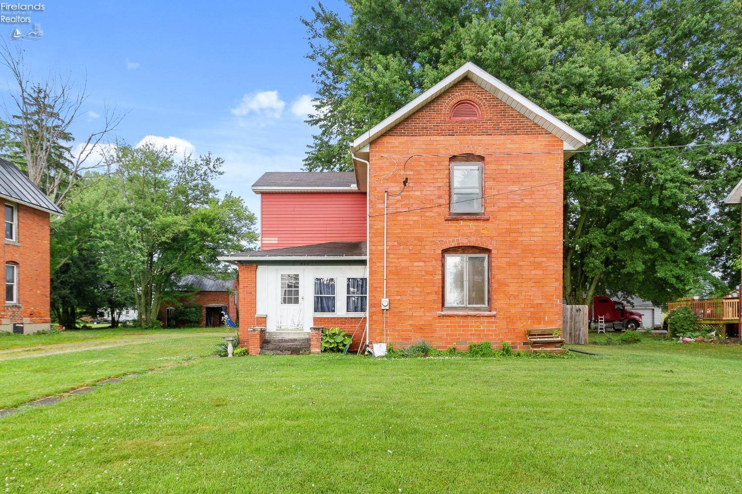 826 S Kibler ST, New Washington, OH 44854