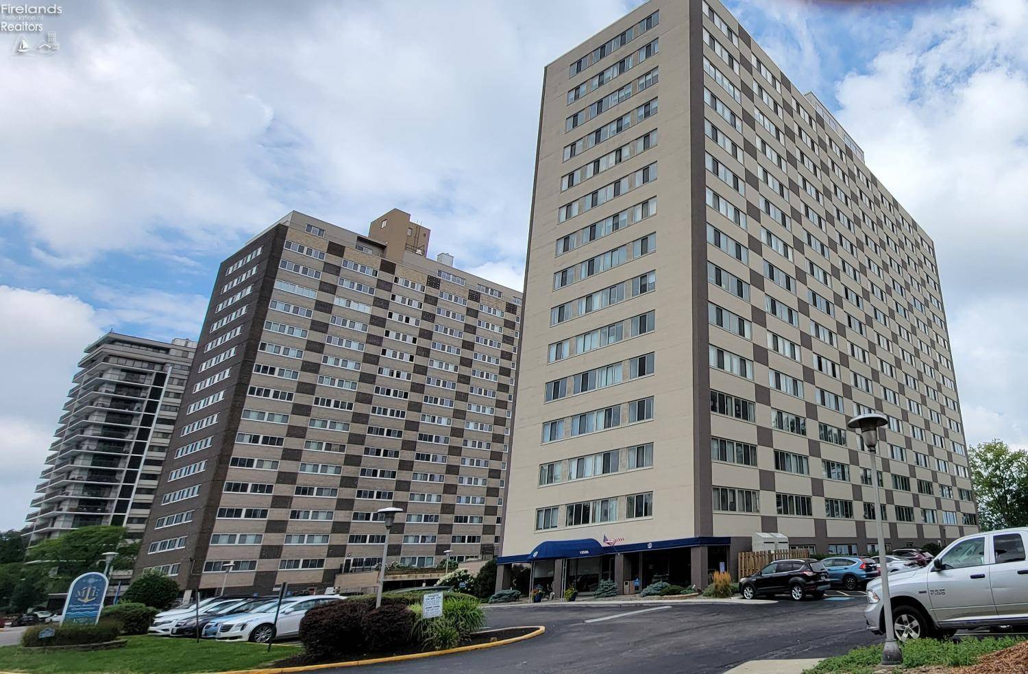 12520 Edgewater #409, Lakewood, OH 44107