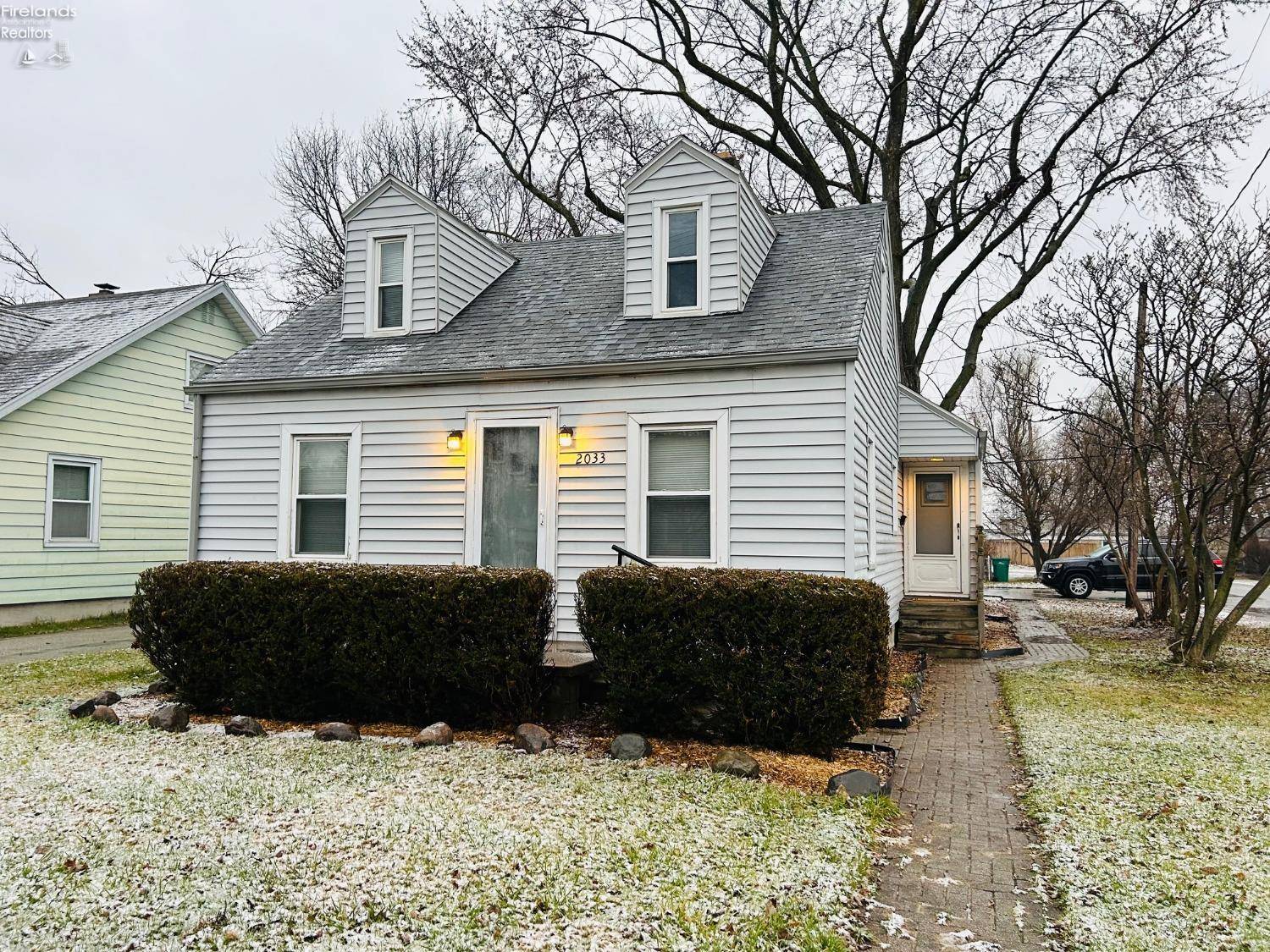 2033 Sheffield Pl, Northwood, OH 43619