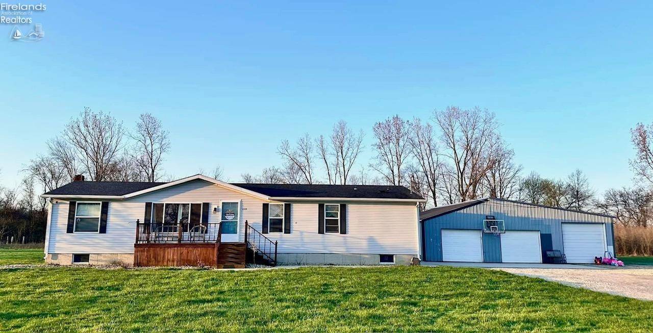 2359 Collins RD, Collins, OH 44826